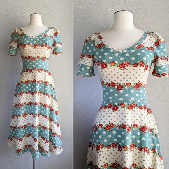 Voodoo Vixen Dresses & Skirts - Voodoo Vixen Vintage Style Floral Knit Puff Sleeve Dress Size Small